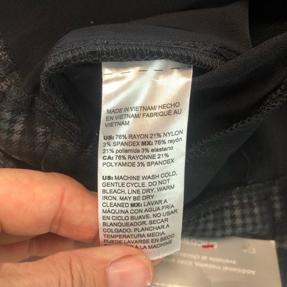 Chico’s Women’s Pant Pull On Black/Gray Houndstooth Tapered Leg Pockets - Picture 7 of 10